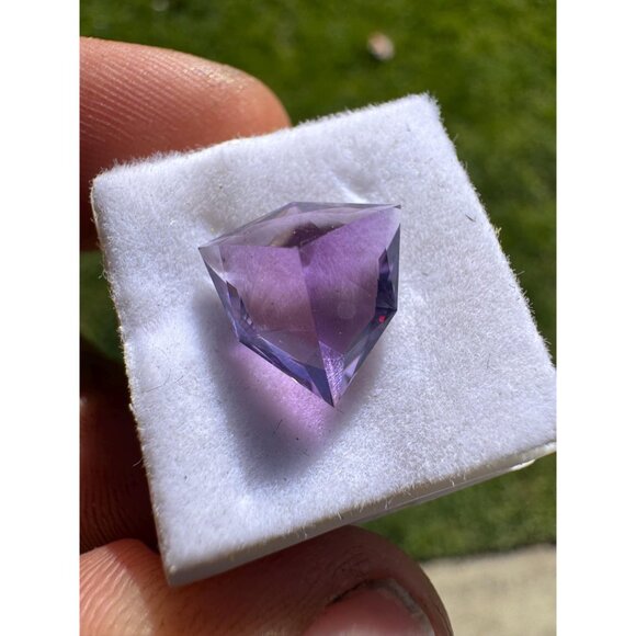 4.01 carat Amethyst from Rwanda - Cut by Ravenstein Gems - Picture 7 of 8